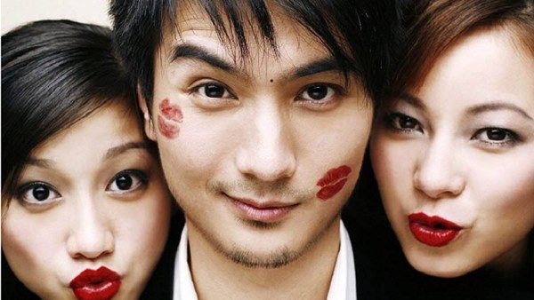 3 nốt ruồi trời sinh đào hoa, vệ tinh đuổi không hết-1