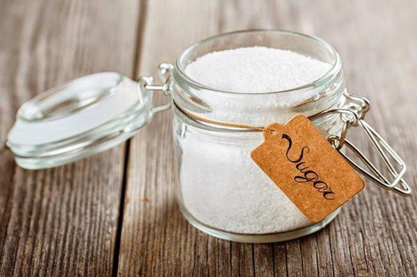 Cho một ít gạo vào trong hũ muối, tưởng ngớ ngẩn nhưng hiệu quả bất ngờ-1