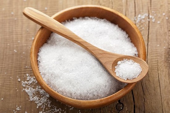 Cho một ít gạo vào trong hũ muối, tưởng ngớ ngẩn nhưng hiệu quả bất ngờ