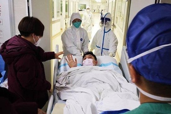 Đến Vũ Hán chăm sóc bạn gái bị ốm, chàng trai nhiễm virus corona nhưng lại nhận ra được điều ý nghĩa trong thời gian ở bệnh viện dã chiến