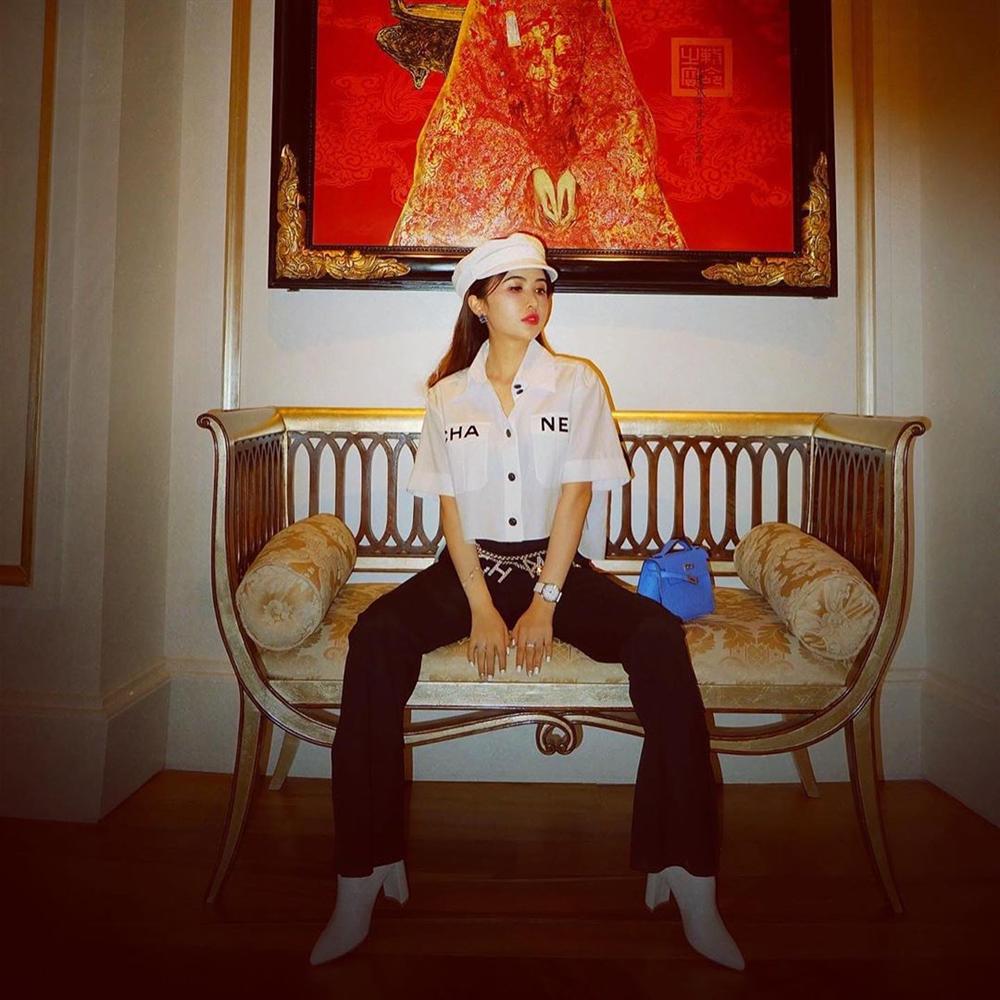 Vợ đại gia Minh Nhựa bắt trend hơi chậm, chẳng ngại so kè style từ Phượng Chanel đến Jennie-2