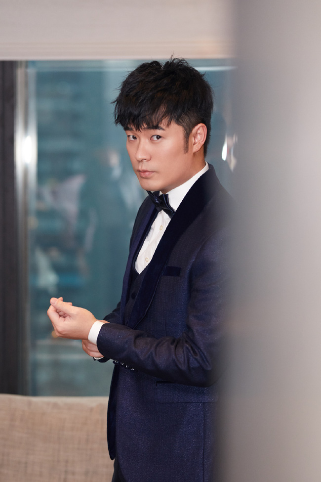 Hậu lùm xùm ly hôn Angelababy, Huỳnh Hiểu Minh bị đồn nuôi tình nhân bên ngoài và cô gái ấy lại là mỹ nhân Tân Cương tai tiếng này?-4