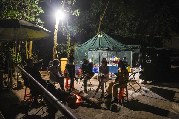 Nhịp sống ở tâm dịch Sơn Lôi những ngày phong toả-2