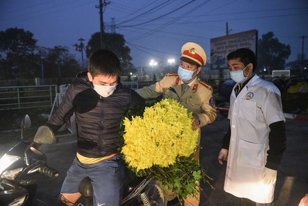 Nhịp sống ở tâm dịch Sơn Lôi những ngày phong toả-12