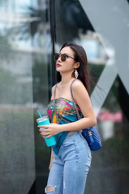 Chi Pu quấn khăn ra đường tưởng phản cảm ai ngờ lại sang chảnh đến lạ-12