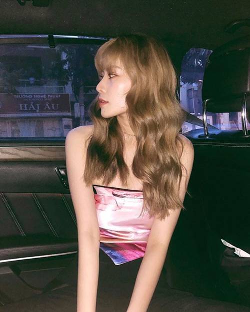 Chi Pu quấn khăn ra đường tưởng phản cảm ai ngờ lại sang chảnh đến lạ-16