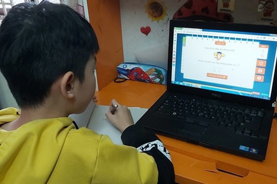 Phụ huynh đóng học phí ra sao trong 'kỳ nghỉ' Covid – 19”?