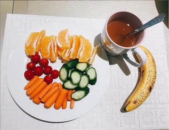 Không dừng lại ở vòng eo 56, Ngọc Trinh - Phạm Hương giữ dáng vô cùng hà khắc-10