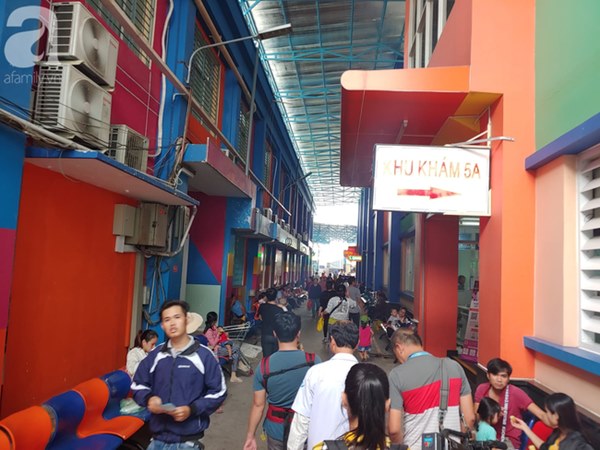 Nuốt món đồ chơi bán tràn lan trên mạng, bé trai 6 tuổi thủng dạ dày suýt chết-1