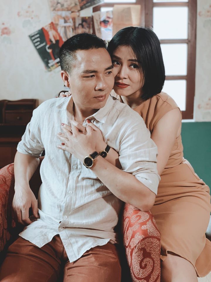 MC Hoàng Linh ngọt ngào bên chồng sau tin nhắn dằn mặt người cũ-4