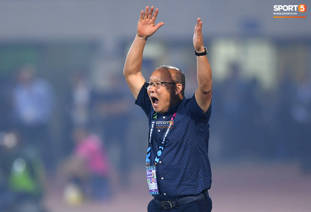 HLV Park Hang-seo bất ngờ về dịch Covid-19 lan quá nhanh: Người dân Hàn Quốc đang lo lắng và bất an-4