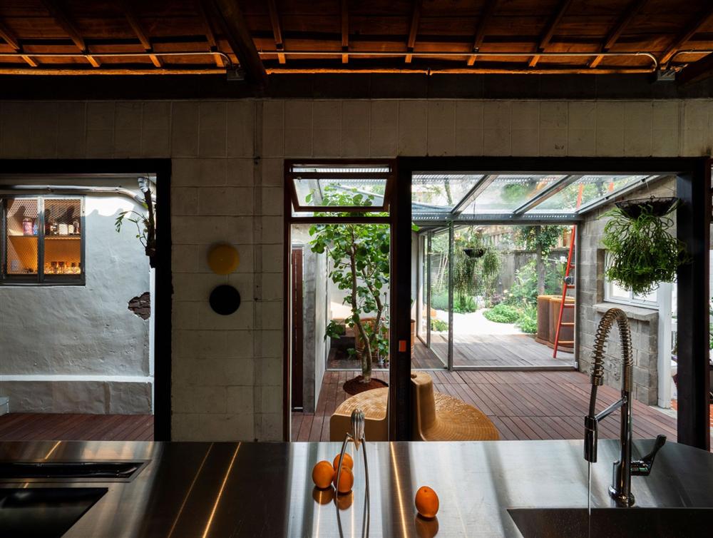 Biến ký túc xá cũ mèm thành ngôi nhà đầy cây xanh thu hút mọi lời trầm trồ-3