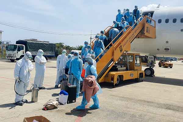 Đà Nẵng kiên trì thuyết phục đoàn khách Hàn Quốc vào khu cách ly-4