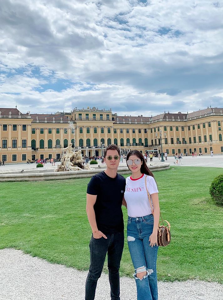 Bà xã Đăng Khôi tự tố mình bụng bự, nhưng dân tình lại chẳng thấy thế vì cô lên đồ quá khéo với 3 tips-12