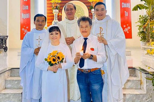 Cuộc sống giàu có của danh ca Hương Lan cùng người chồng thứ hai-13