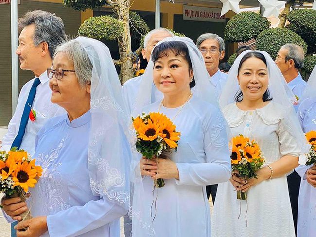 Danh ca Hương Lan bất ngờ làm cô dâu ở tuổi 63, tổ chức hôn lễ tại nhà thờ Ba Giồng, Tiền Giang-6
