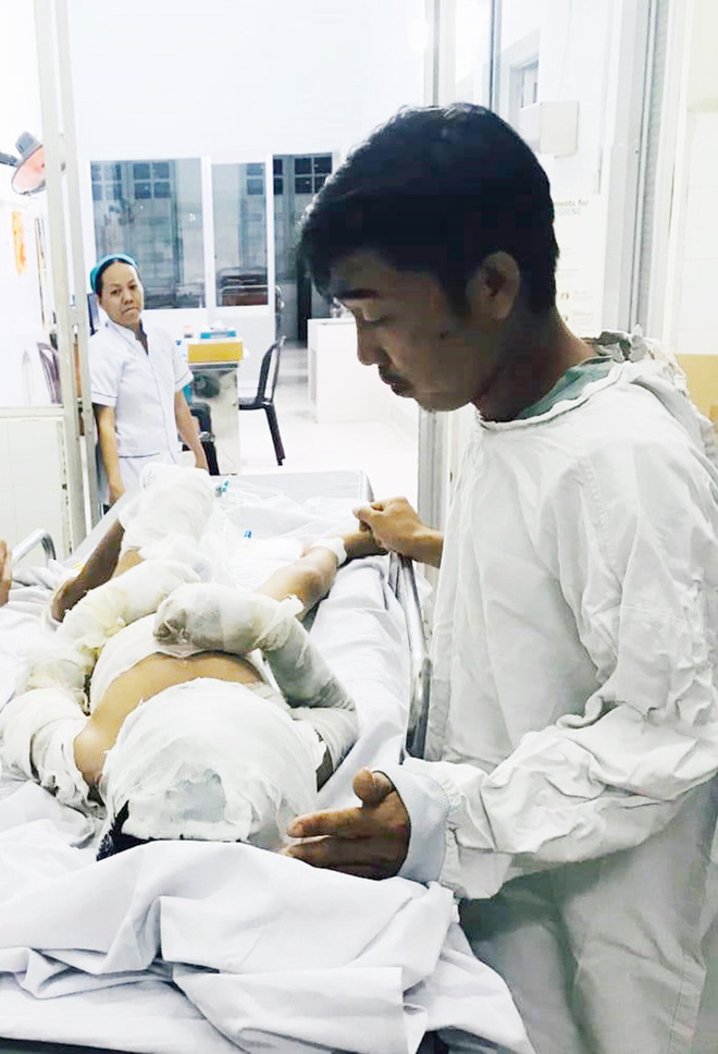 Vụ bé trai 6 tuổi bị dì ruột thiêu sống ở Vũng Tàu: Được ủng hộ hơn 200 triệu, bố bật khóc mong chữa khỏi bệnh cho con-4