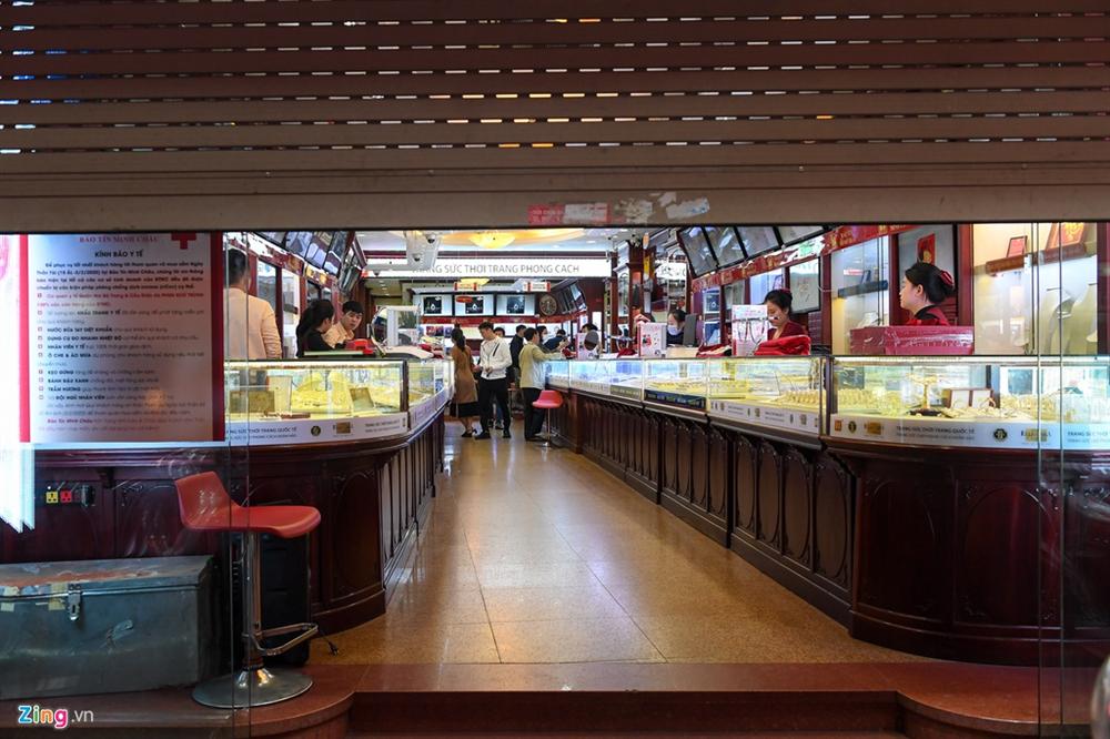 Mang 50 cây vàng bán chốt lời ngày giá đạt đỉnh-8