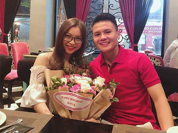 Bắt gặp Quang Hải và Nhật Lê đi ăn mùi mẫn đêm qua, đã quay lại với nhau?-2