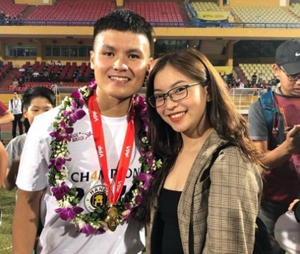 Bắt gặp Quang Hải và Nhật Lê đi ăn mùi mẫn đêm qua, đã quay lại với nhau?-3