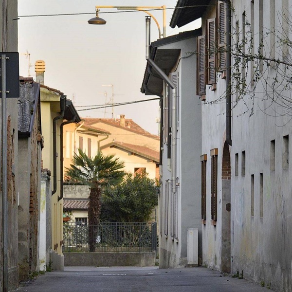 Thị trấn ở Italy vắng vẻ, ảm đạm như ngày tận thế vì dịch Covid-19-3