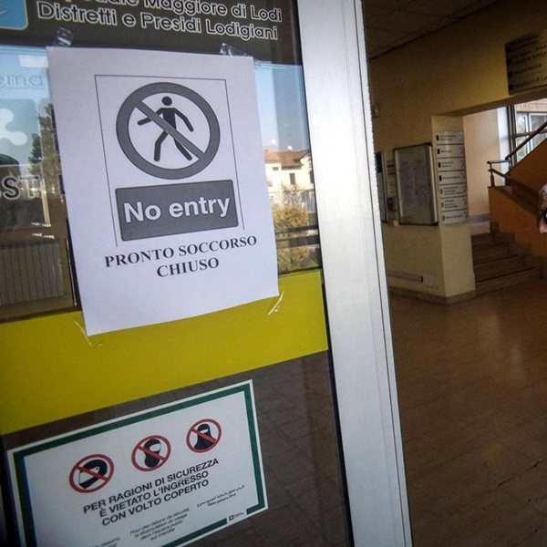 Thị trấn ở Italy vắng vẻ, ảm đạm như ngày tận thế vì dịch Covid-19-4