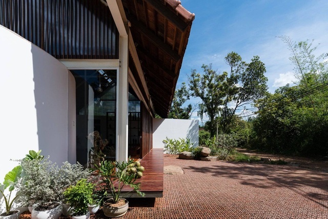 Ngôi nhà cấp 4 ở Đắk Lắk đẹp như resort nhờ thiết kế độc lạ-3