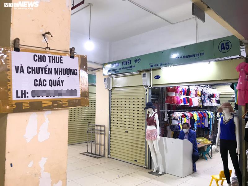 Đói hàng, vắng khách, tiểu thương chợ Đồng Xuân chỉ bán hàng nửa buổi-12