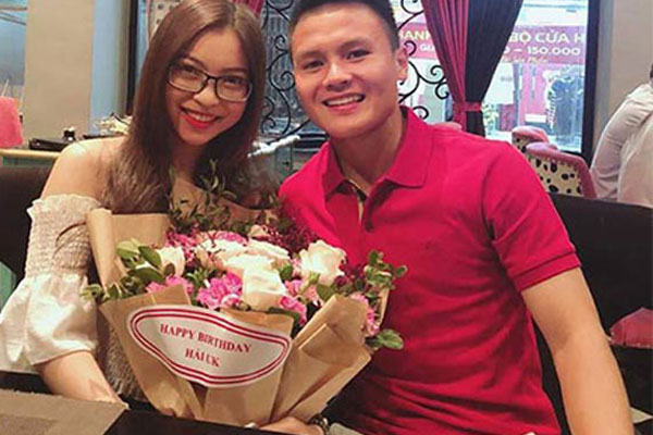 Dân mạng soi ra Harry Hưng uống bia giải sầu trong đêm Nhật Lê hẹn hò đi ăn cùng Quang Hải-4