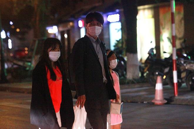 Dịch Covid-19: Nếp sinh hoạt ngày - đêm kỳ lạ ở phố Hàn” giữa Hà Nội-3
