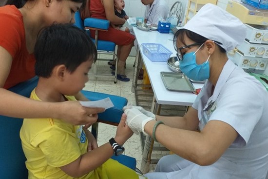 Trẻ em mắc tiểu đường ngày càng gia tăng, bác sĩ chỉ cách phát hiện bệnh tránh biến chứng nguy hiểm