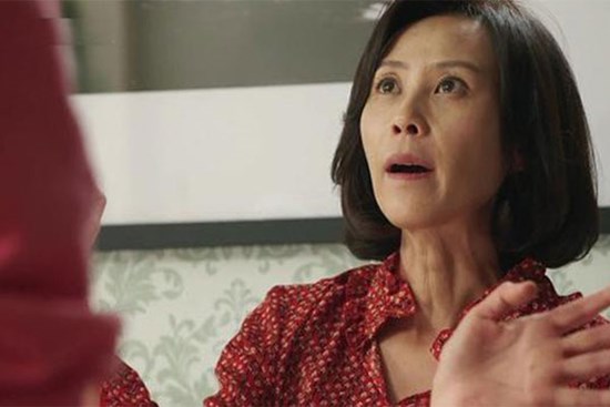 Trở về sau một tuần ở bên nhà ngoại, tôi bị mẹ chồng chỉ tay đuổi đi, biết nguyên nhân, bố tôi tuyên bố không để thông gia nhận lại con cháu nữa!