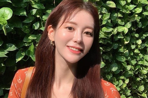 Từ một người anti đồ skincare Âu Mỹ, tôi đã đổ gục trước loại mặt nạ ngủ làm da căng mọng ngậm nước-4