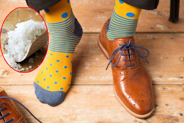 Muốn nghêu, sò, ốc, hến nhả sạch không còn 1 hạt cát bẩn, đây là cách&nbsp;nhanh, đơn giản nhất-3