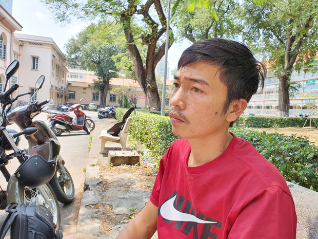 Vụ bé trai 6 tuổi bị dì ruột thiêu sống: Bà ngoại nhận tiền từ thiện rồi bất ngờ bỏ về quê, người mẹ nói gì?-8