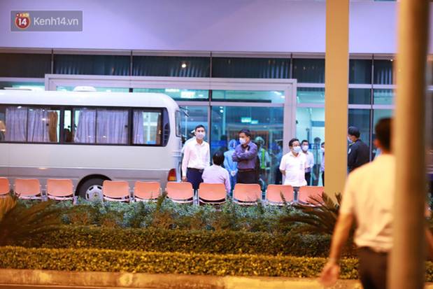 Ảnh: Nhóm du khách từ tâm dịch Hàn Quốc đến Đà Nẵng nhưng không muốn cách ly đã lên máy bay về nước lúc nửa đêm-9