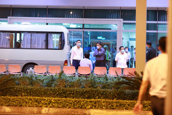 Người bay cùng chuyến, nhân viên từng bị cách ly ở viện Phổi lên tiếng sau khi nhóm khách Daegu kêu ăn uống tồi tệ ở Đà Nẵng-5