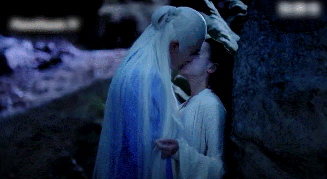 Tam sinh tam thế Chẩm thượng thư: Bí mật sau cảnh hôn thô bạo, Cao Vỹ Quang hốt hoảng vì làm đau Địch Lệ Nhiệt Ba-1