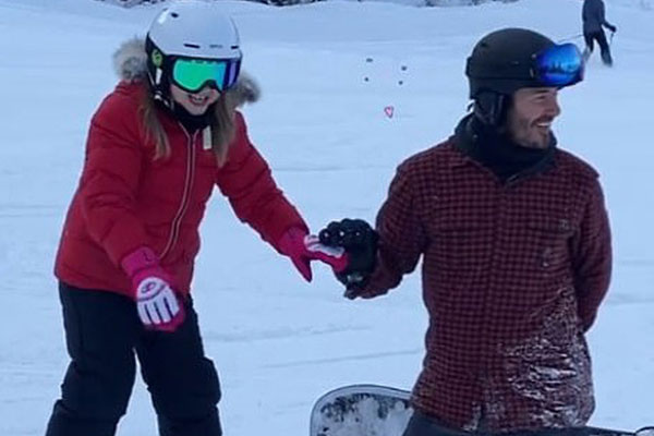 Bất ngờ trước ngoại hình phổng phao của bé Harper Beckham, nhìn qua lại tưởng thiếu nữ tuổi 15-3