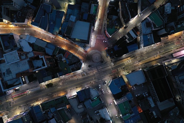 Trầm hơn, nhưng không dừng hẳn - Daegu chống dịch khác hẳn Vũ Hán-1