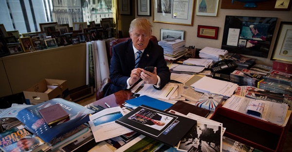 Tỷ phú trên thế giới dùng điện thoại gì?-11