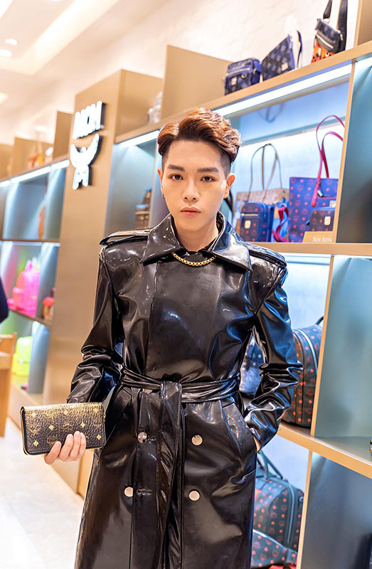 24 tuổi, Đức Phúc có nhà sang, xe tiền tỷ, xài đồ hiệu cùng 10 sổ tiết kiệm-12