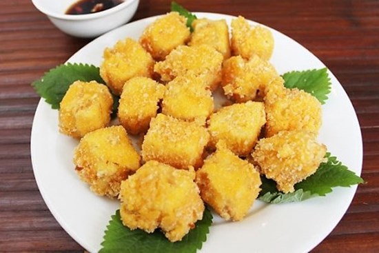 Cho ngay dầu vào chảo là sai, hãy bôi thứ này xuống đáy chảo trước khi rán, đảm bảo đậu phụ giòn tan
