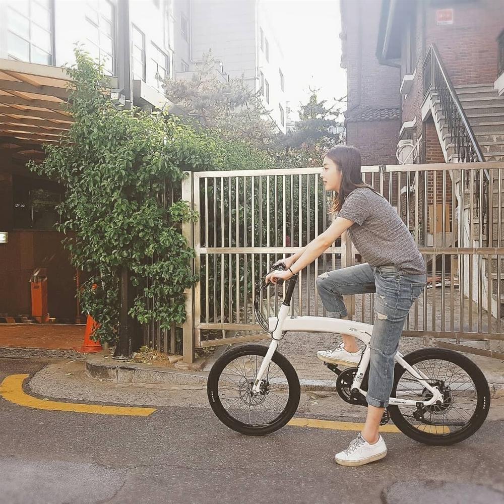 Tình cũ của Hyun Bin: Style thường ngày có thể hơi nhạt nhưng làn da mộc mạc ở tuổi 30 lại đẹp xuất chúng không thua gì Son Ye Jin-10