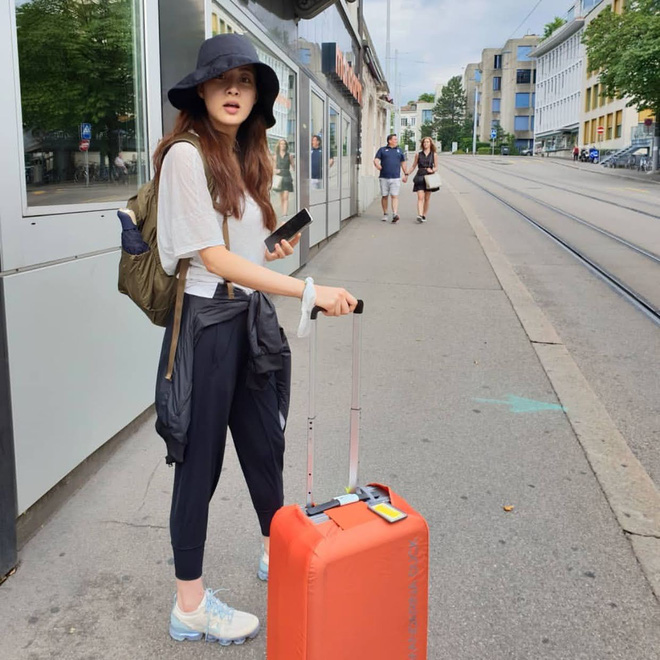 Tình cũ của Hyun Bin: Style thường ngày có thể hơi nhạt nhưng làn da mộc mạc ở tuổi 30 lại đẹp xuất chúng không thua gì Son Ye Jin-13