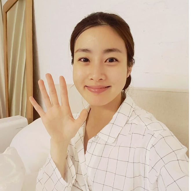 Tình cũ của Hyun Bin: Style thường ngày có thể hơi nhạt nhưng làn da mộc mạc ở tuổi 30 lại đẹp xuất chúng không thua gì Son Ye Jin-17