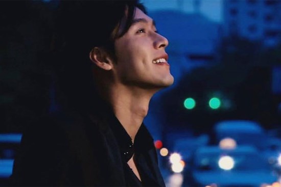 Loạt ảnh tuổi 23 của Hyun Bin gây sốt vì sở hữu