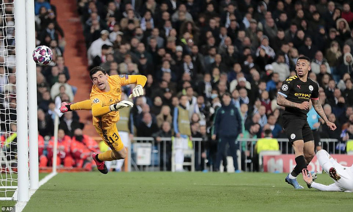 Ronaldo bần thần vì bại trận; Man City ngược dòng nhấn chìm Real Madrid-2