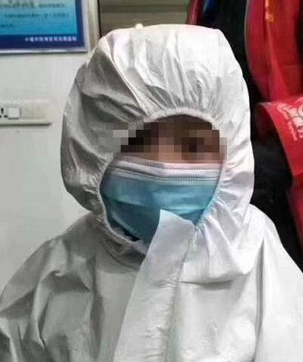 Ông qua đời nhiều ngày, cậu bé 6 tuổi vẫn sống cùng thi thể, không dám mở cửa vì sợ virus corona-2