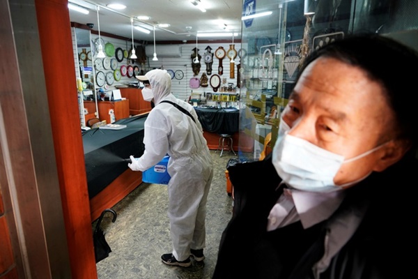 Hàn Quốc thêm 334 trường hợp nhiễm virus corona mới, tổng số 1.595 ca-1